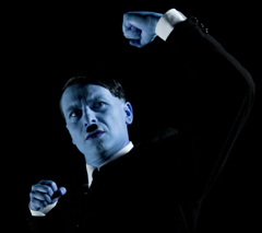 Fulvio Pepe interpreta il Fuhrer in IO HITLER